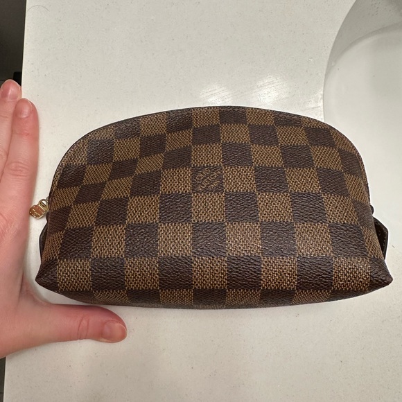 Louis Vuitton Cosmetic Pouch in Damier Ebene Pre-owned in Good Condition - Picture 2 of 7